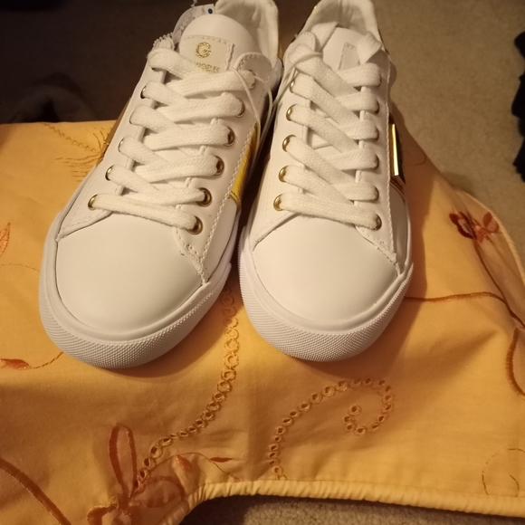 G By Guess women's fashion sneaker - Picture 6 of 9